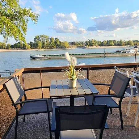 Krantor Riverside Apartamento *